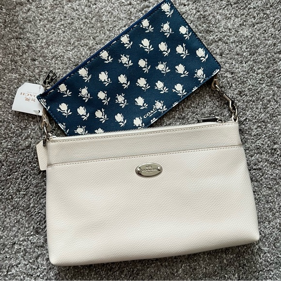 Coach 2 in 1 wristlet NWT - Picture 2 of 10
